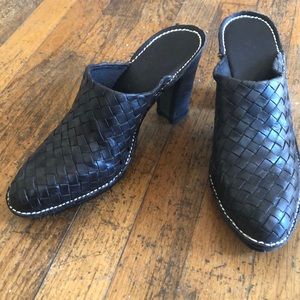 Donald Pliner  mules